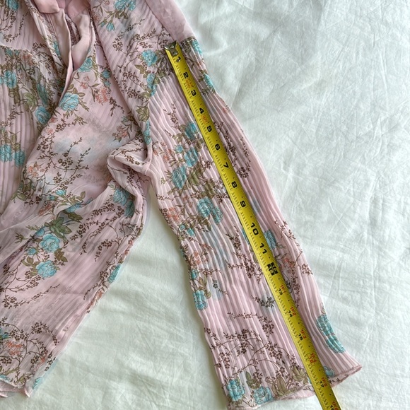 Pink Lipslide Floral Button up Top - Picture 9 of 9